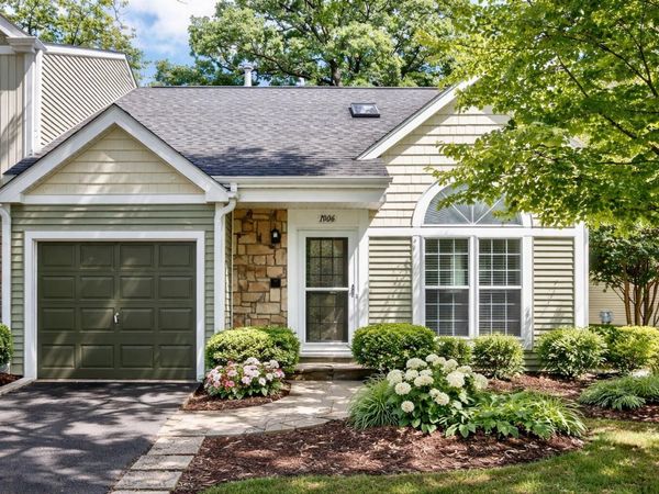 1906 Ozark Parkway, Algonquin, IL 60102