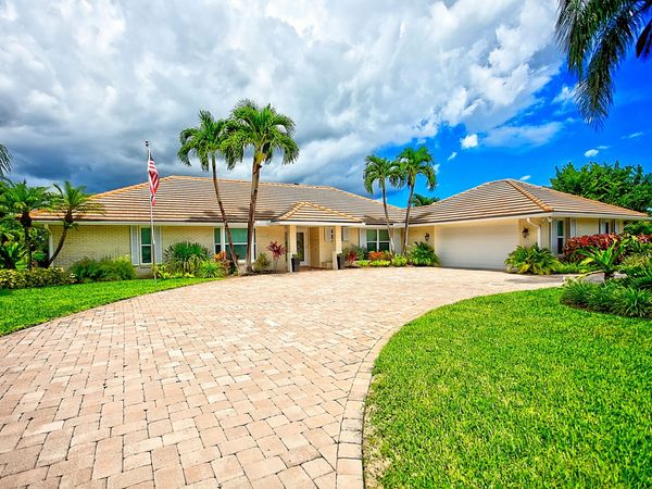 455 S Country Club Drive, Atlantis, FL 33462