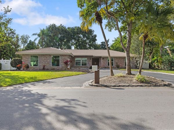 9902 NW 20th St, Coral Springs, FL 33071