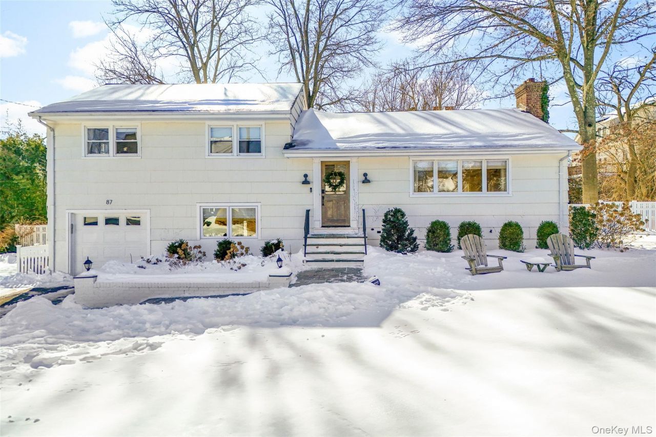 87 Inverness Road, New Rochelle, NY 10804 Main Photo