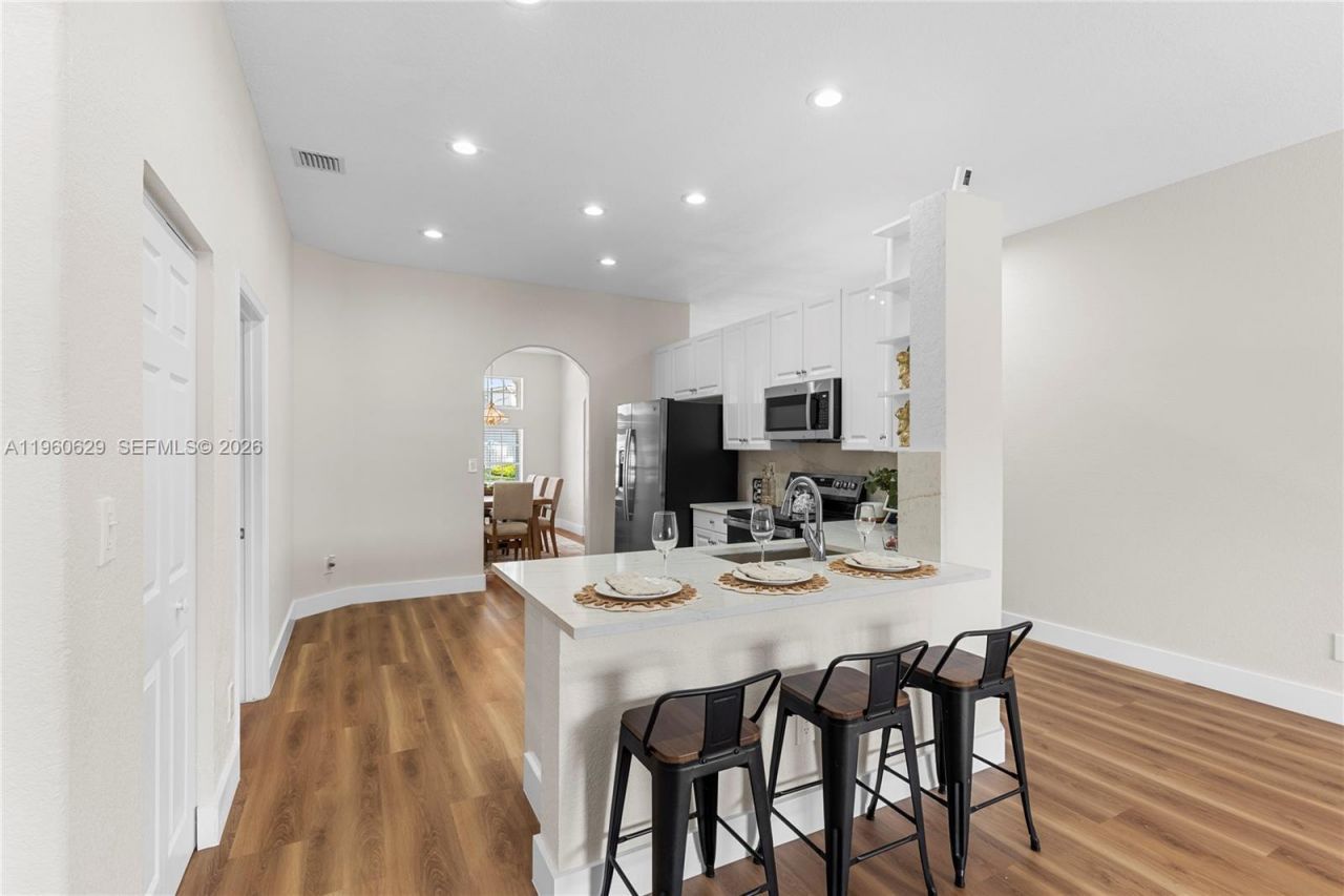 17036 NW 15th St, Pembroke Pines, FL 33028 Photo