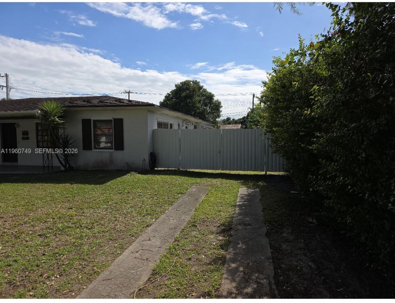 6710 SW 48th St , Miami, FL 33155 Photo