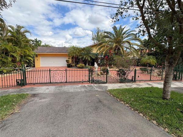 101 S Royal Poinciana Blvd, Miami Springs, FL 33166