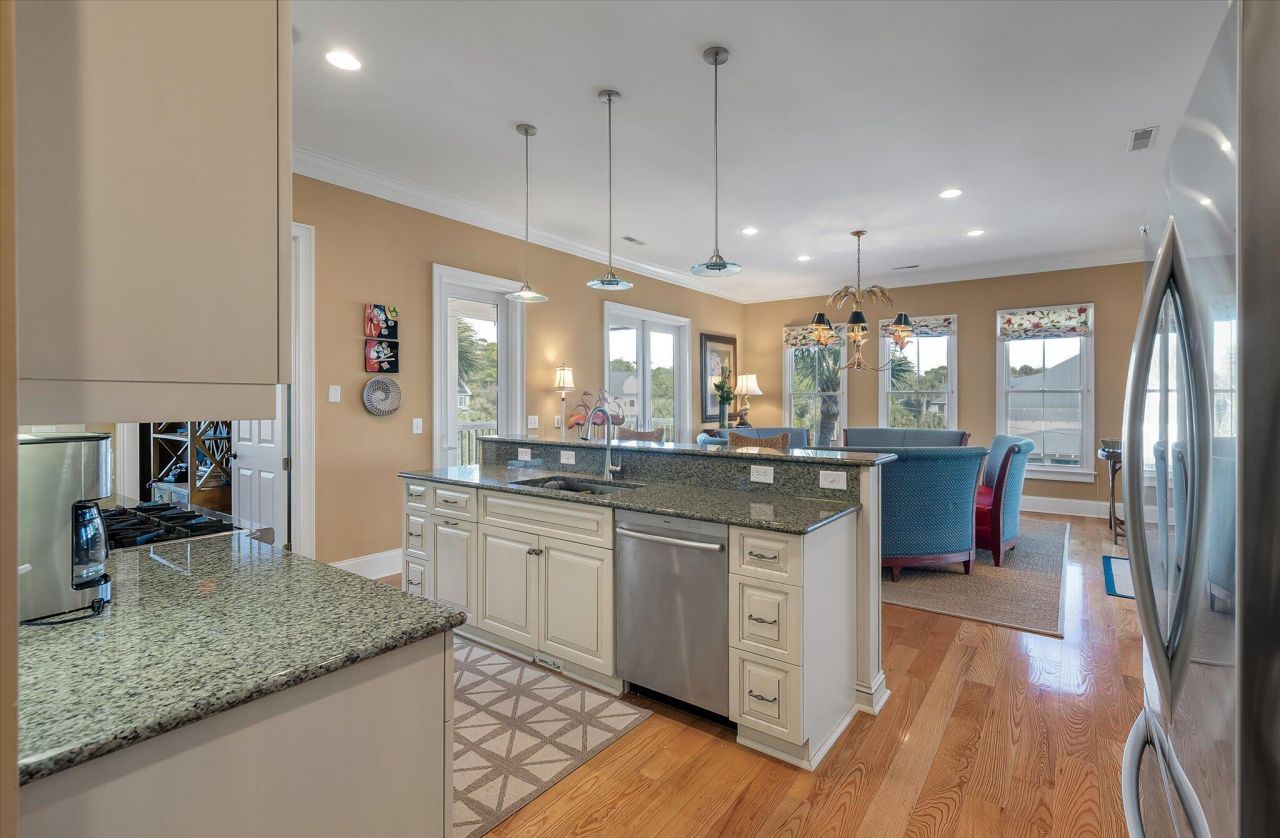 802 W Ashley Avenue Photo 10