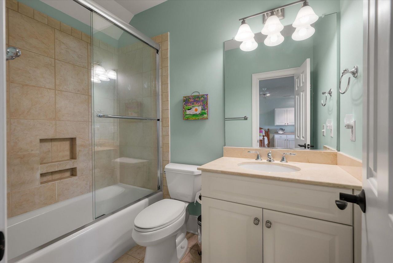 802 W Ashley Avenue Photo 35