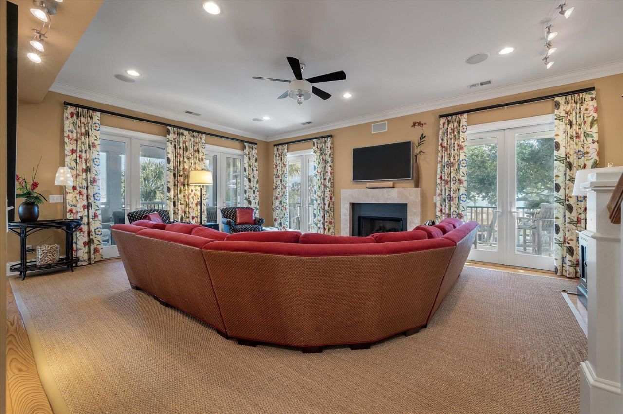 802 W Ashley Avenue Photo 7