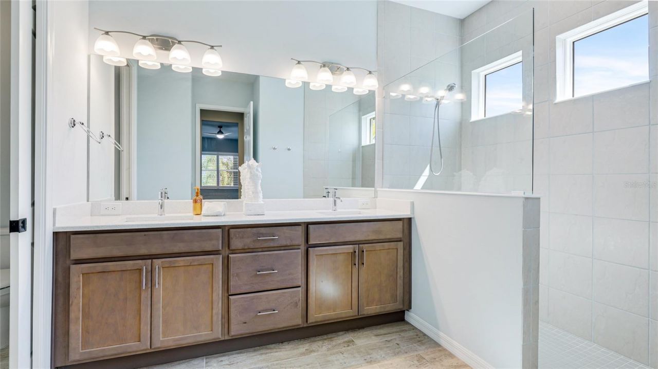 8144 37th Avenue Circle W, Bradenton, FL 34209 Photo