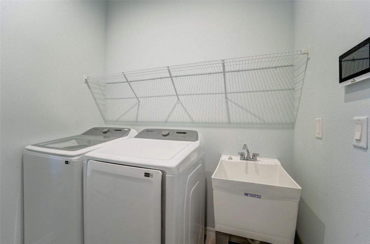 8144 37th Avenue Circle W, Bradenton, FL 34209 Photo