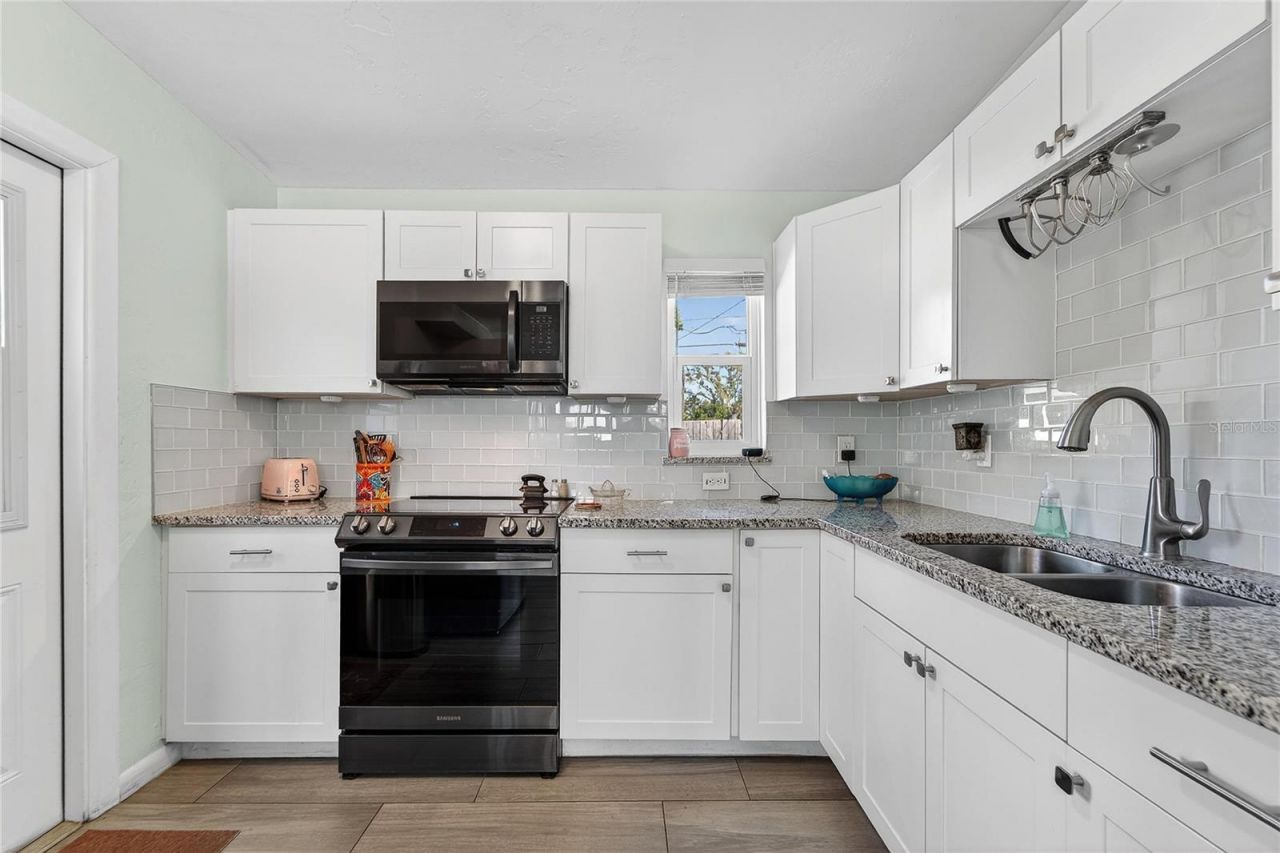 4332 Cobia Drive Se, Saint Petersburg, FL 33705 Photo