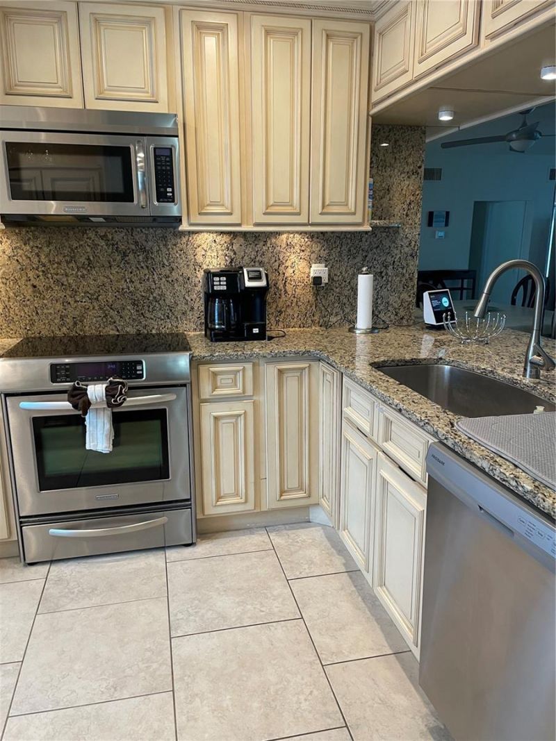 6260 Sun Boulevard, Unit 1, Saint Petersburg, FL 33715 Photo