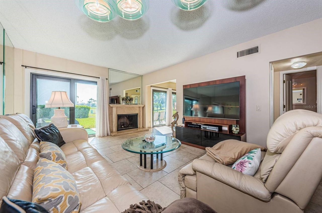 6260 Sun Boulevard, Unit 1, Saint Petersburg, FL 33715 Photo