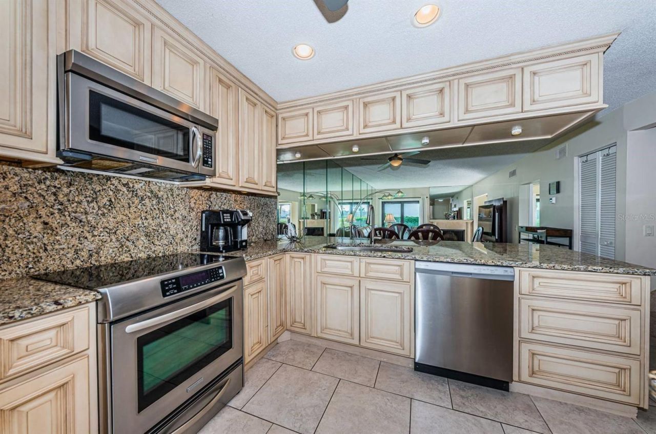 6260 Sun Boulevard, Unit 1, Saint Petersburg, FL 33715 Photo