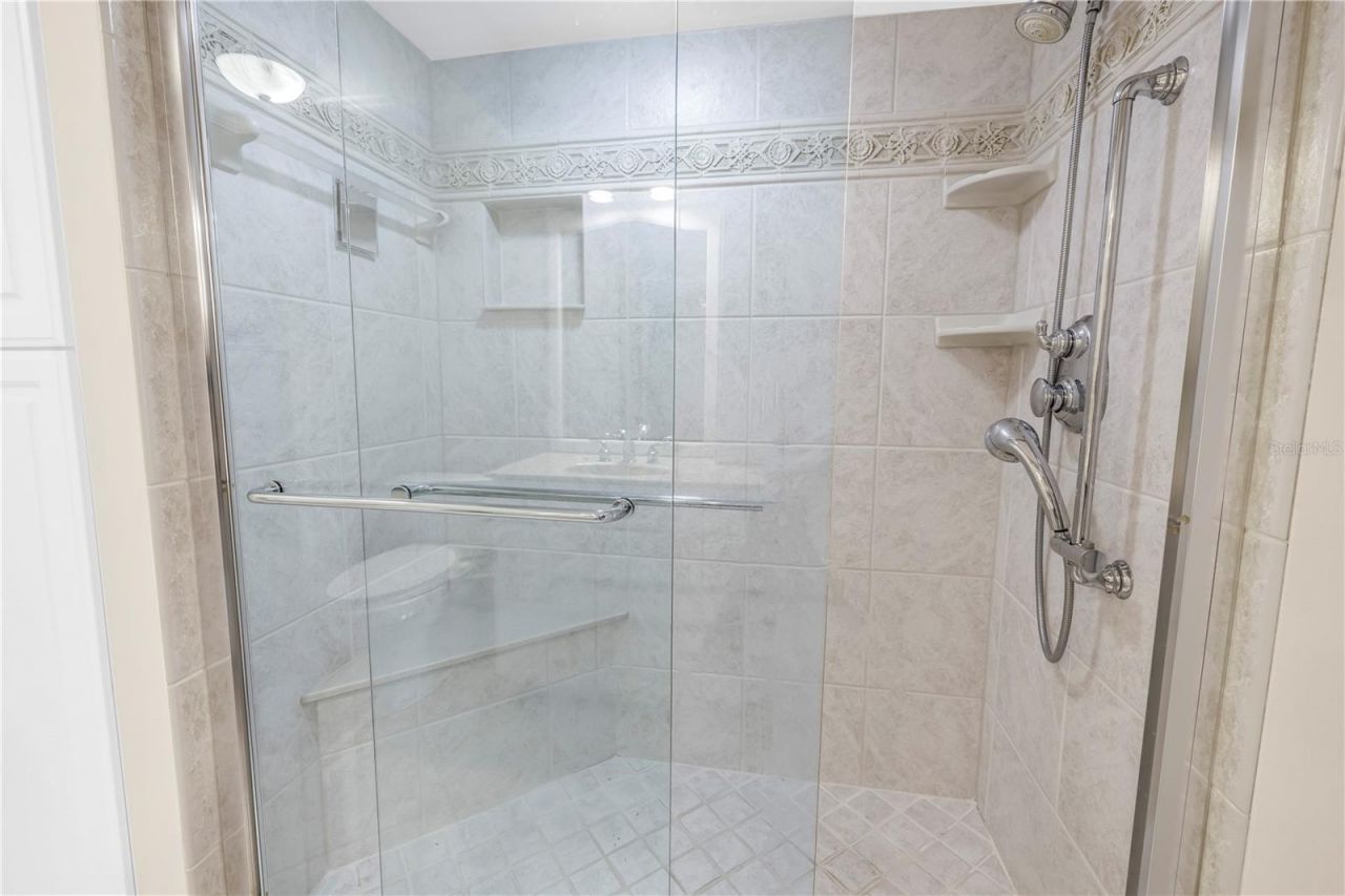 6105 Bahia Del Mar Circle, Unit 384, Saint Petersburg, FL 33715 Photo