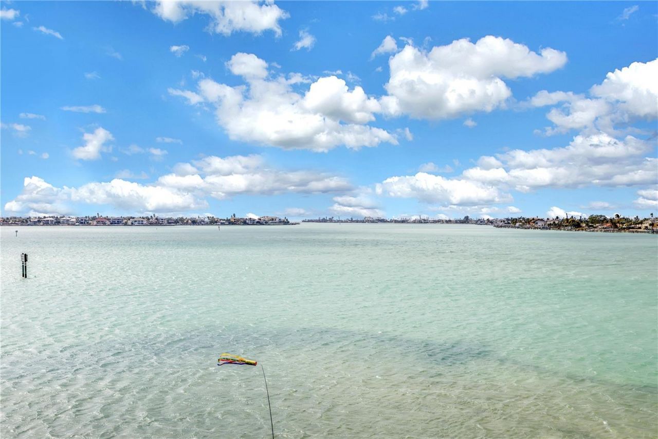 6105 Bahia Del Mar Circle, Unit 384, Saint Petersburg, FL 33715 Photo