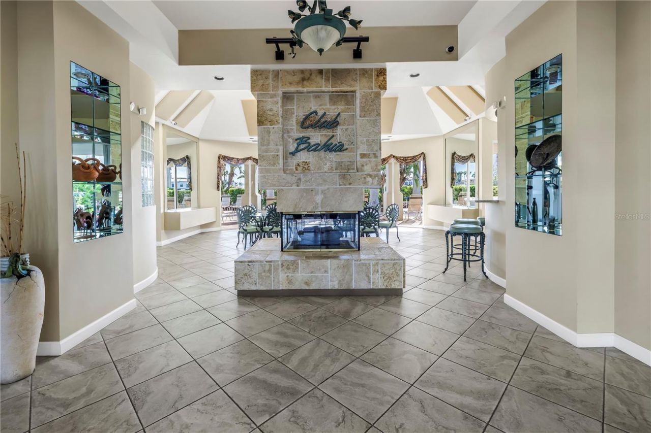 6105 Bahia Del Mar Circle, Unit 384, Saint Petersburg, FL 33715 Photo