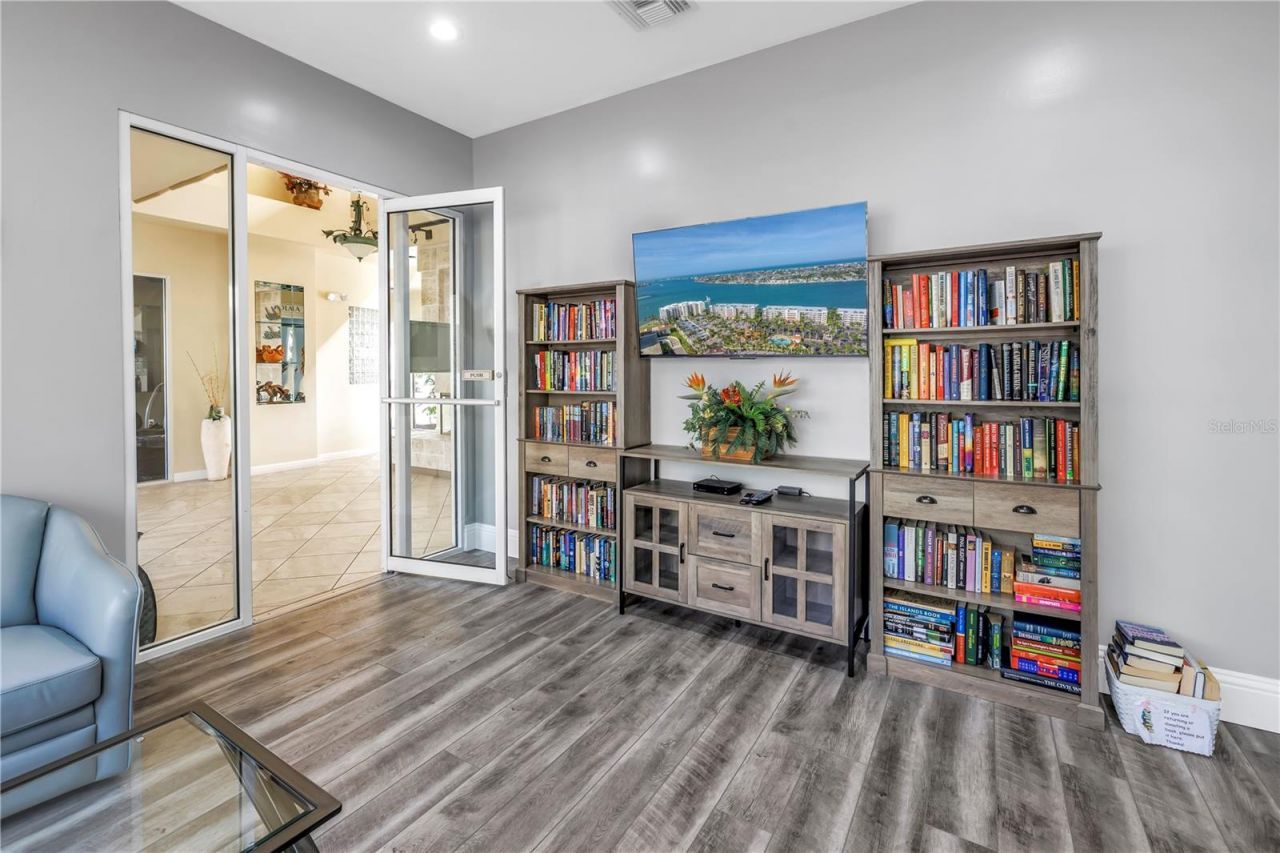 6105 Bahia Del Mar Circle, Unit 384, Saint Petersburg, FL 33715 Photo