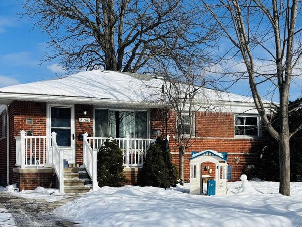 3266 S Margarette Court, Trenton, MI 48183