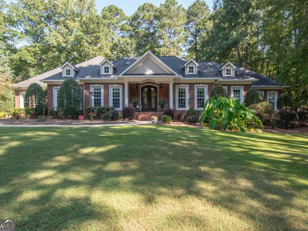 125 County Down, Fayetteville, GA 30215