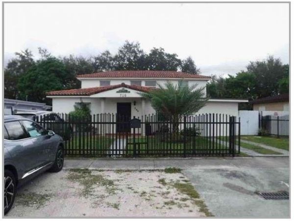 700 SW 61st Ave, Miami, FL 33144