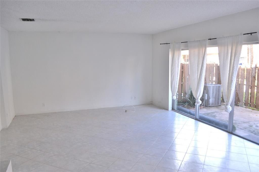 8237 NW 8th Court, Unit 4, Plantation, FL 33324 Photo