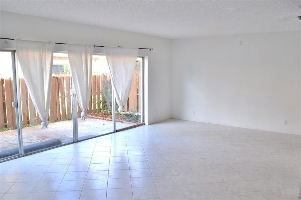 8237 NW 8th Court, Unit 4, Plantation, FL 33324 Photo