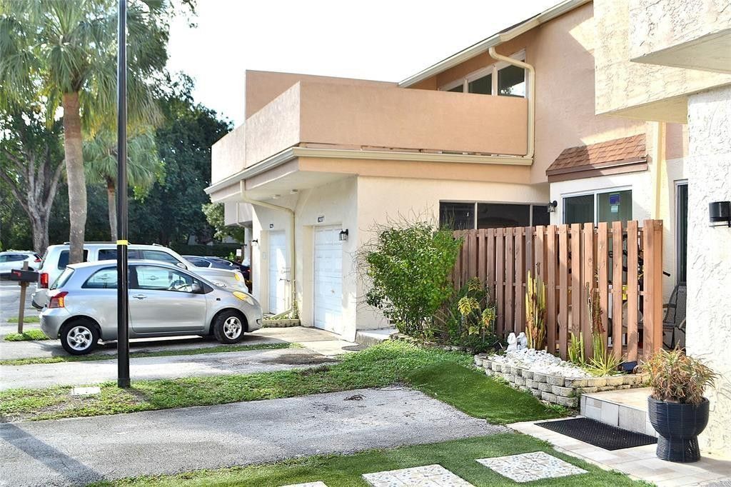 8237 NW 8th Court, Unit 4, Plantation, FL 33324 Photo