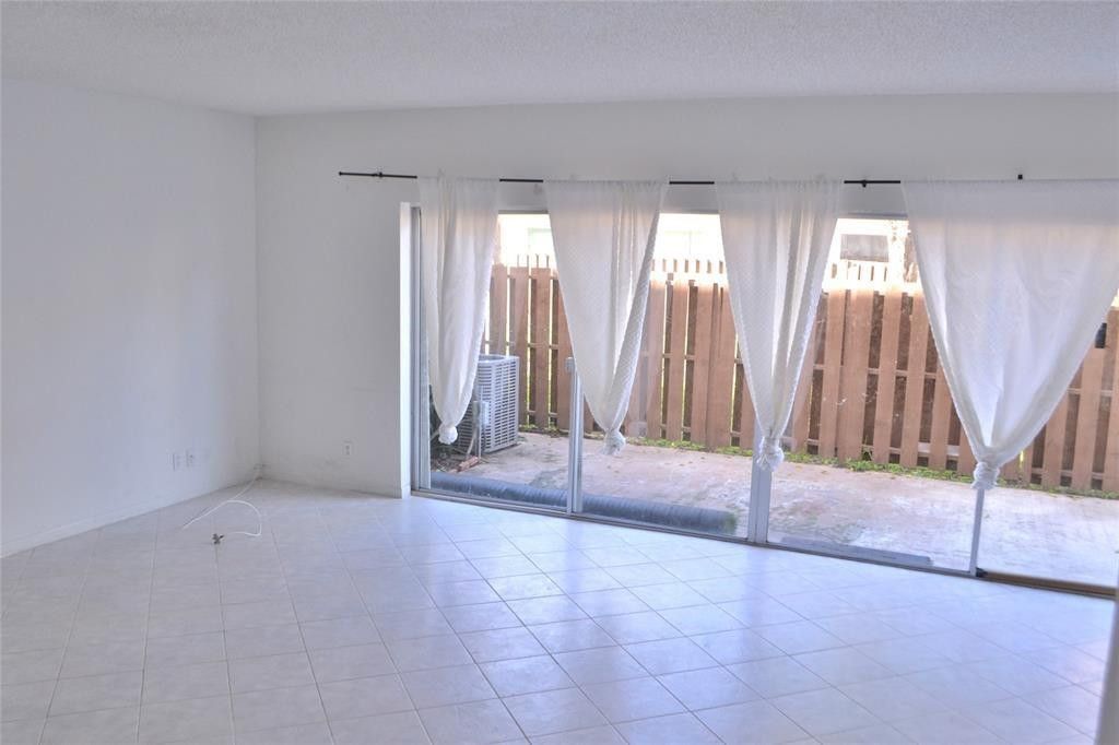8237 NW 8th Court, Unit 4, Plantation, FL 33324 Photo