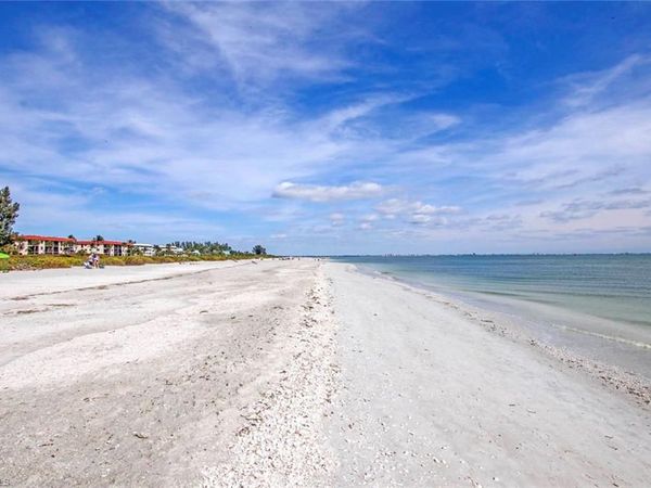 827 E Gulf DR, Unit E4, SANIBEL, FL 33957
