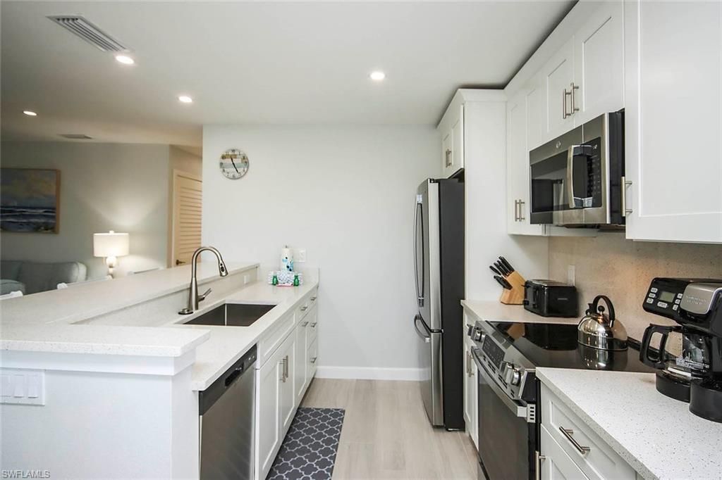 827 E Gulf Dr, Unit E4, Sanibel, FL 33957 Photo