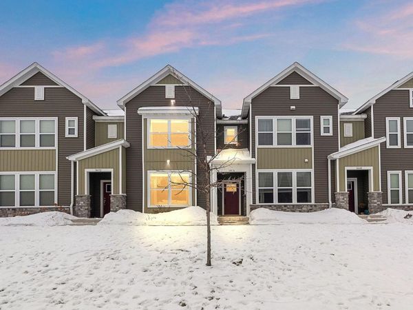 14436 Twin Lakes Circle, Burnsville, MN 55306