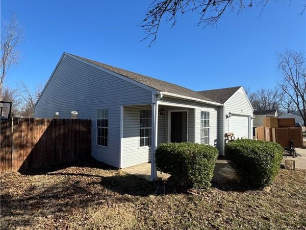 3103 12th Street, Bentonville, AR 72712