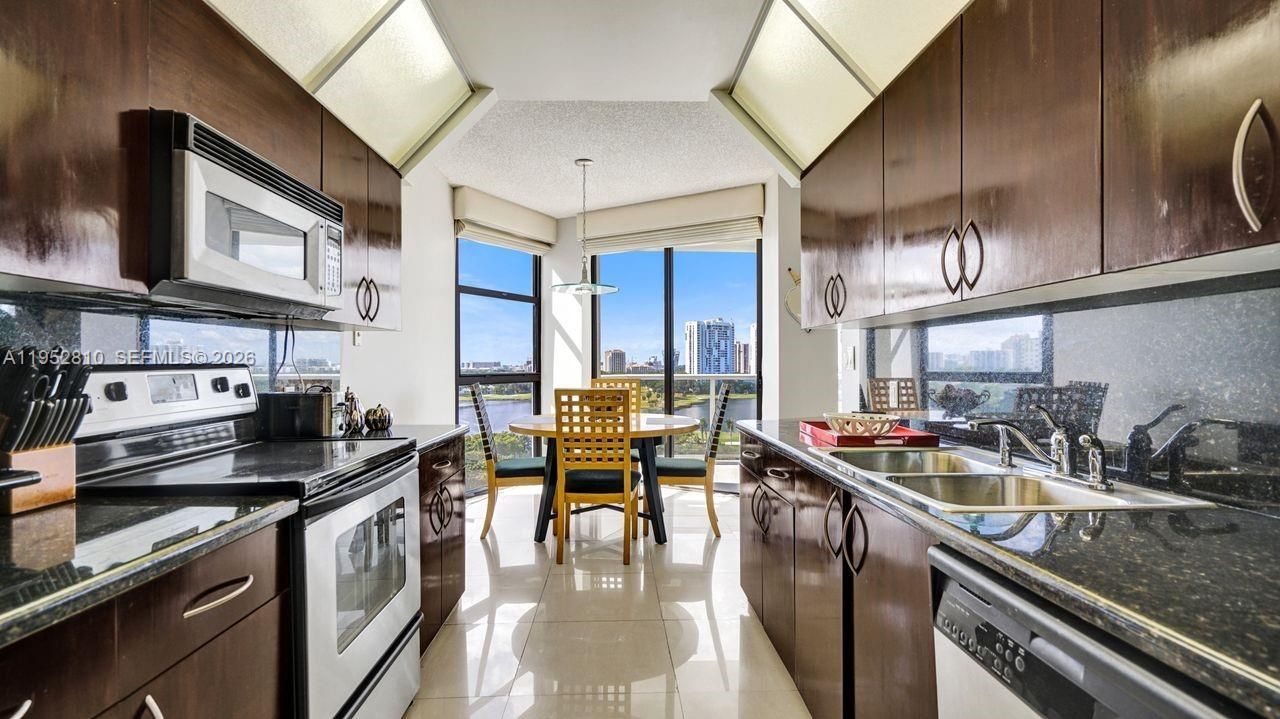 20281 E Country Club Dr, Unit 809, Aventura, FL 33180 Photo