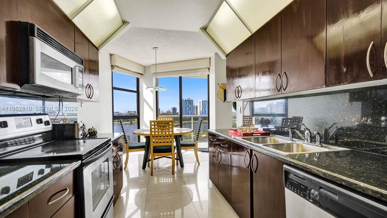 20281 E Country Club Dr, Unit 809, Aventura, FL 33180 Photo