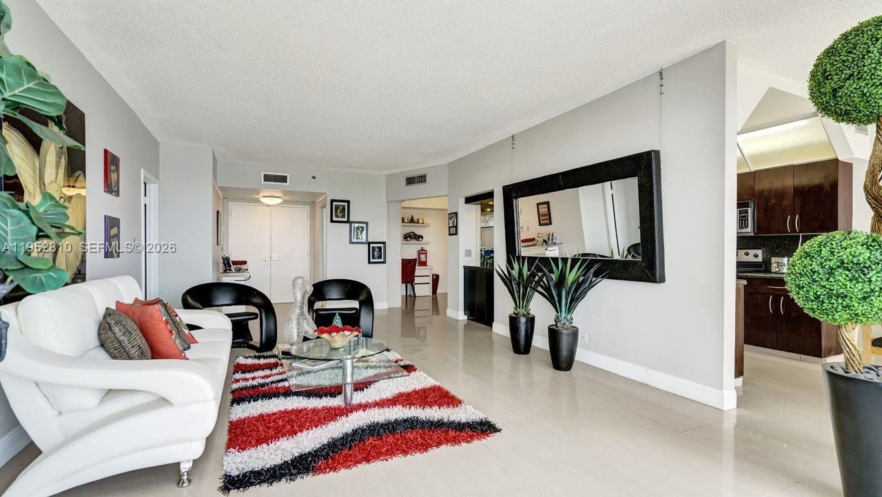 20281 E Country Club Dr, Unit 809, Aventura, FL 33180 Photo