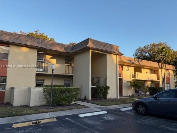 5510 N Lakewood Cir N, Unit 524, Margate, FL 33063