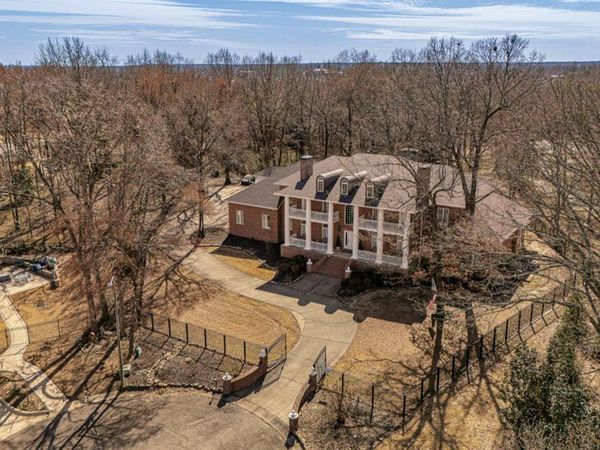 1203 Yorkshire, Jonesboro, AR 72401