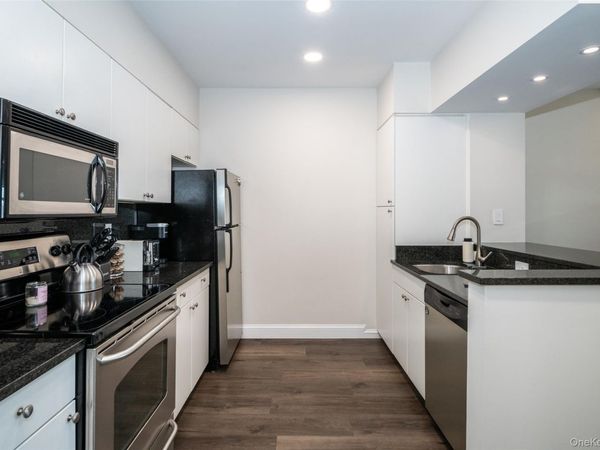 100 New Roc City Place, Unit 405, New Rochelle, NY 10801