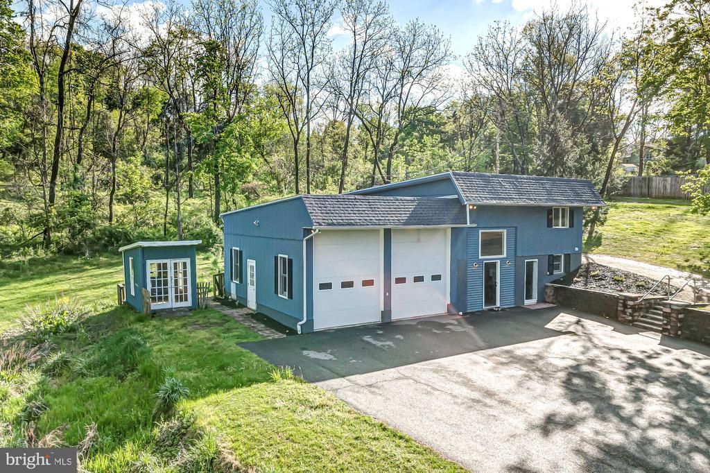 4 E Washington Street, Frenchtown, NJ 08825 Main Photo