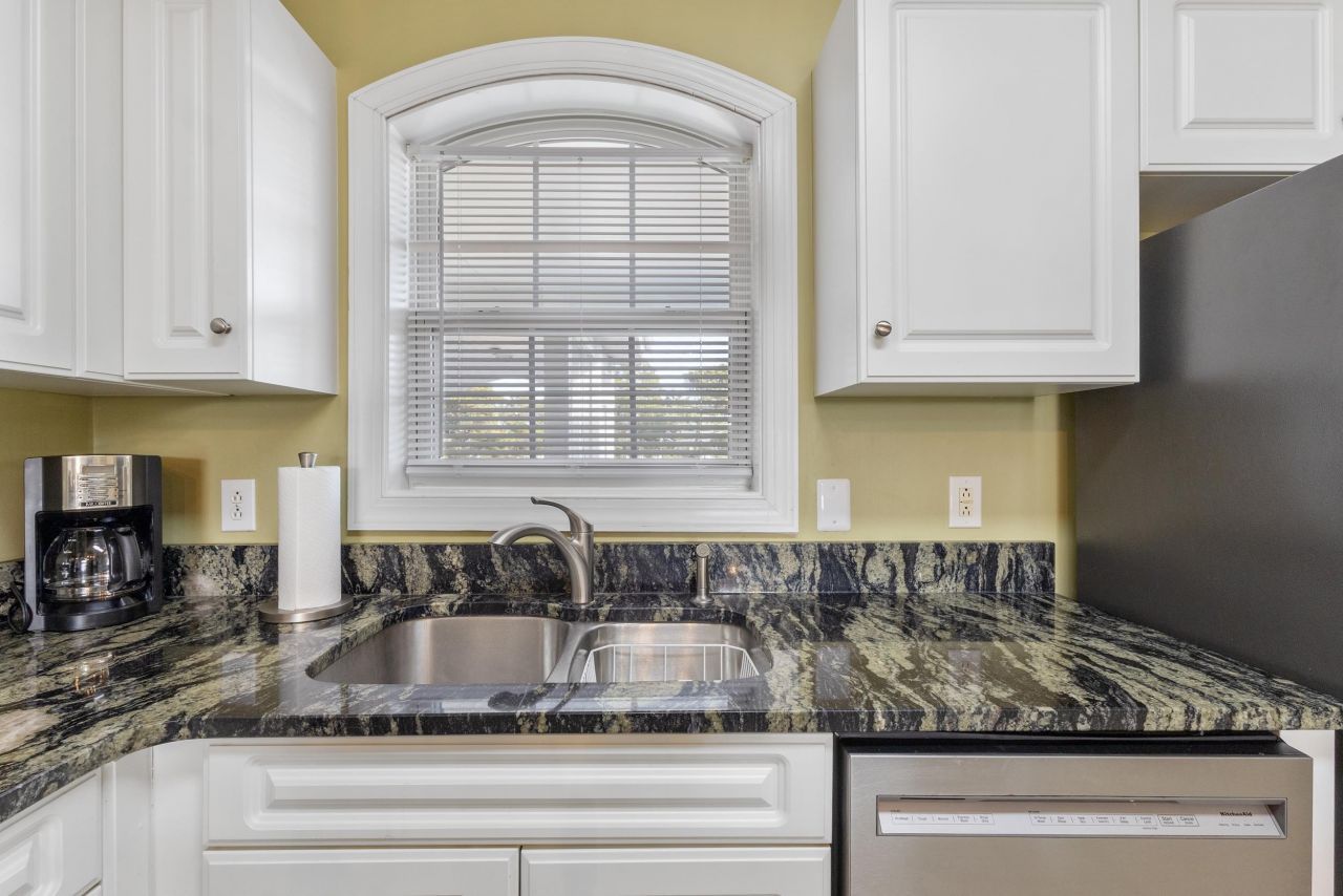 4881 Dahlia Ct. Photo 8