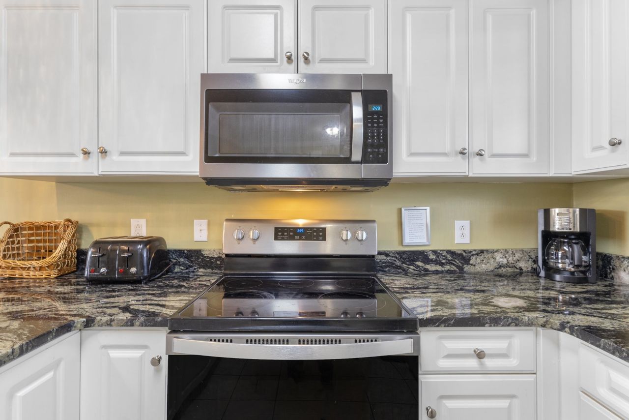 4881 Dahlia Ct. Photo 9