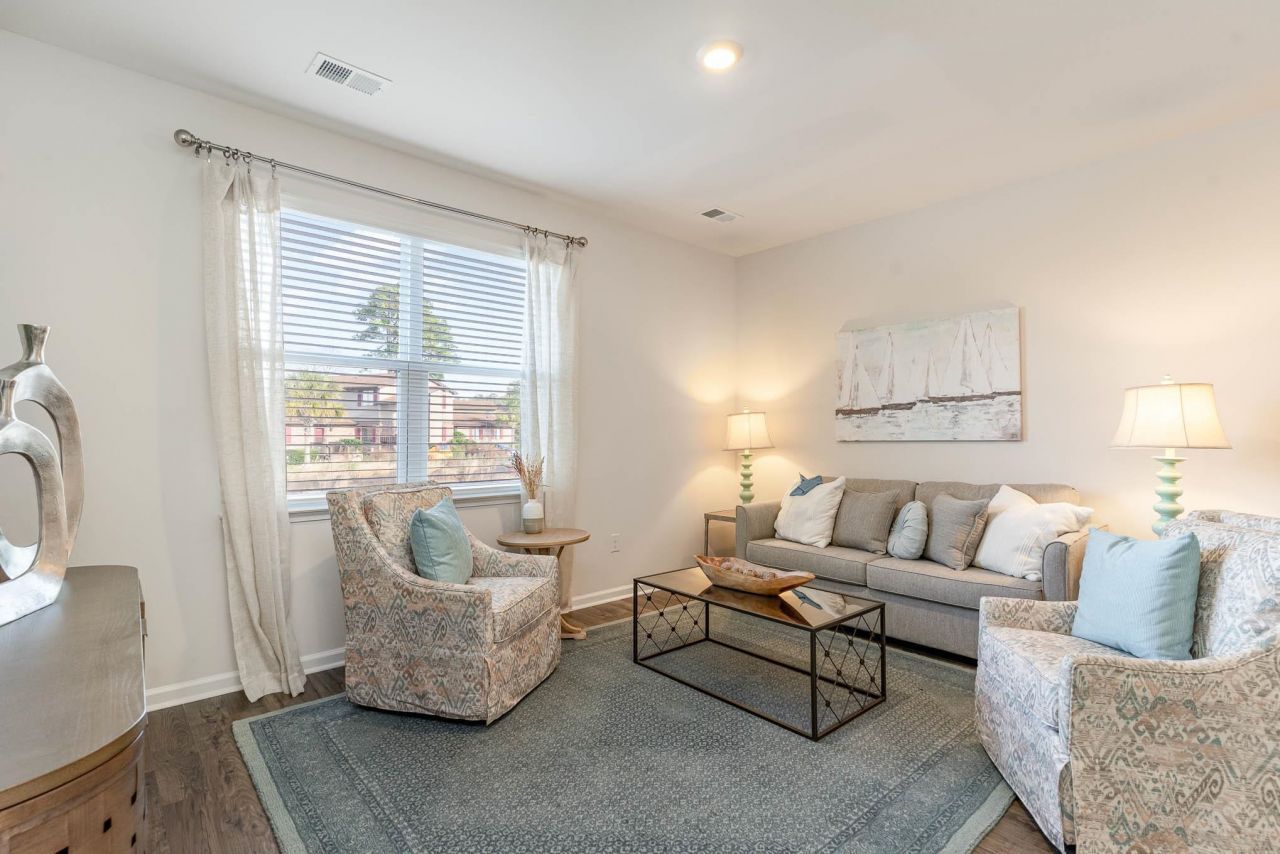 610 Strawberry Field Way Photo 8