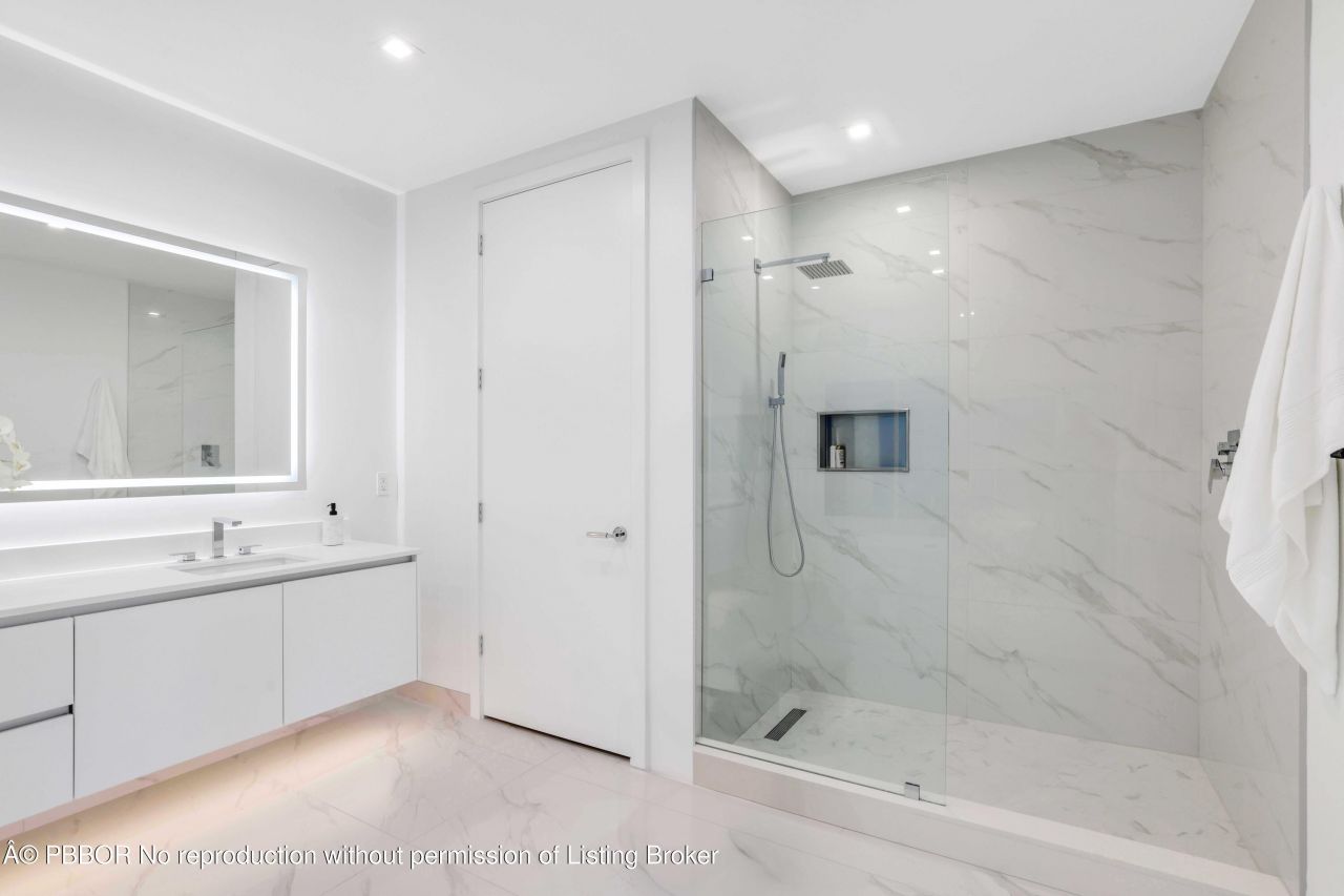 220 Lake Shore Drive, Unit 2112, Lake Park, FL 33403 Photo