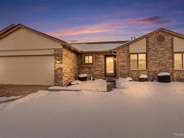 26224 Jackgrove Lane, New Baltimore, MI 48051