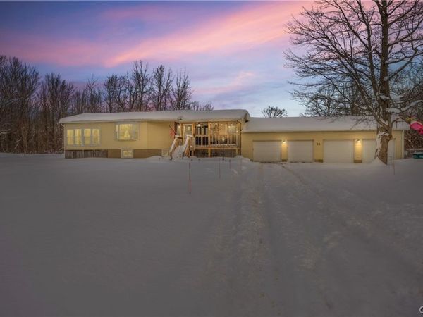 18 Biddlecum Road, Pennellville, NY 13132