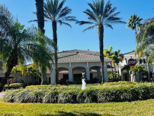 2033 Hawkhurst Circle, Unit 180, Sun City Center, FL 33573 Photo