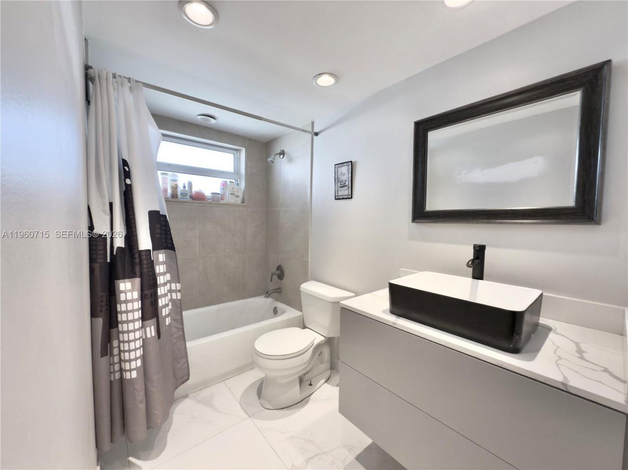 1770 NE 191st St, Unit 717-1, Miami, FL 33179 Photo