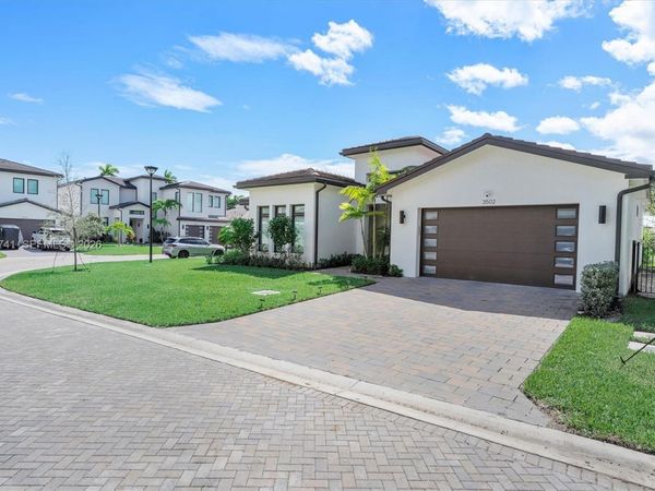 3502 Ashwood Cir N, Hollywood, FL 33312
