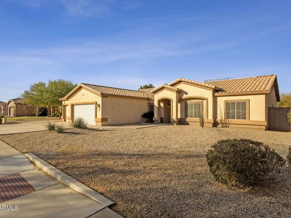 4560 S SPRINGS Drive, Chandler, AZ 85249