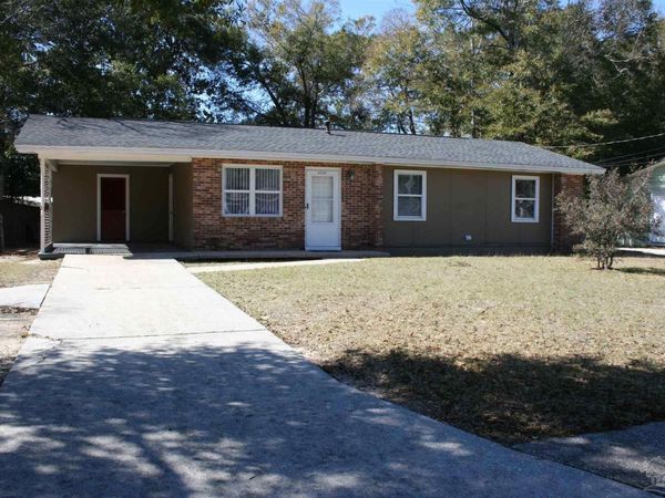 4509 Cherbourg Way, Pensacola, FL 32505