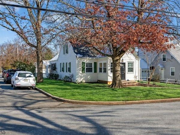 101 Ravine Dr, Matawan, NJ 07747